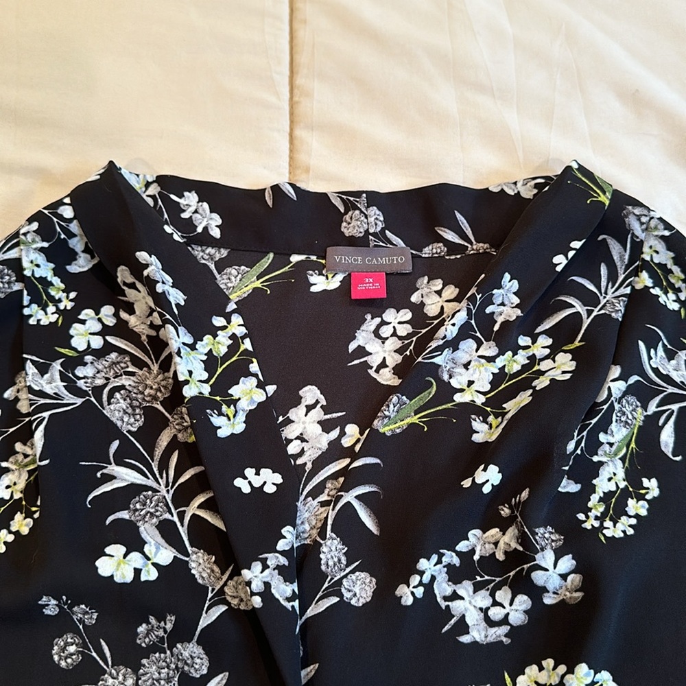 Vince Camuto Plus Size Women’s Sleeveless Tunic. Size 3x. Black with grey print. - Picture 3 of 7